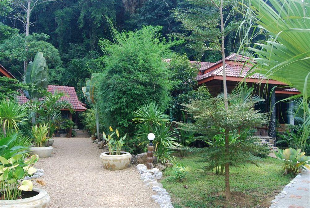 Khao Sok Riverside Cottage Khao Sok National Park Extérieur photo