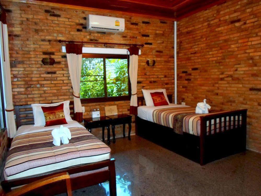 Khao Sok Riverside Cottage Khao Sok National Park Extérieur photo