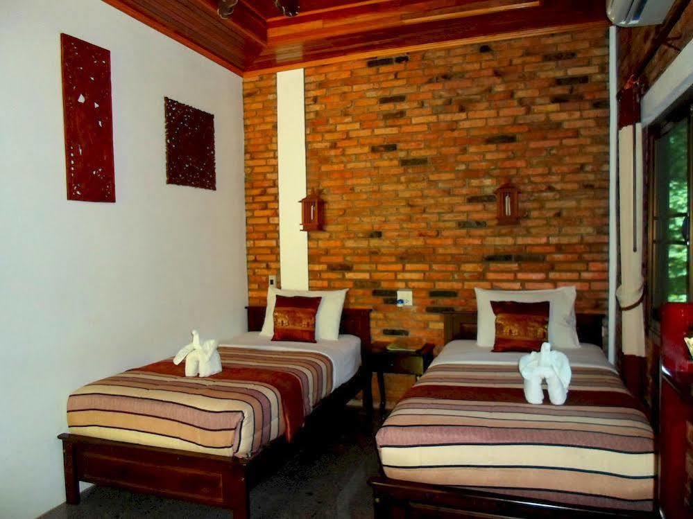 Khao Sok Riverside Cottage Khao Sok National Park Extérieur photo